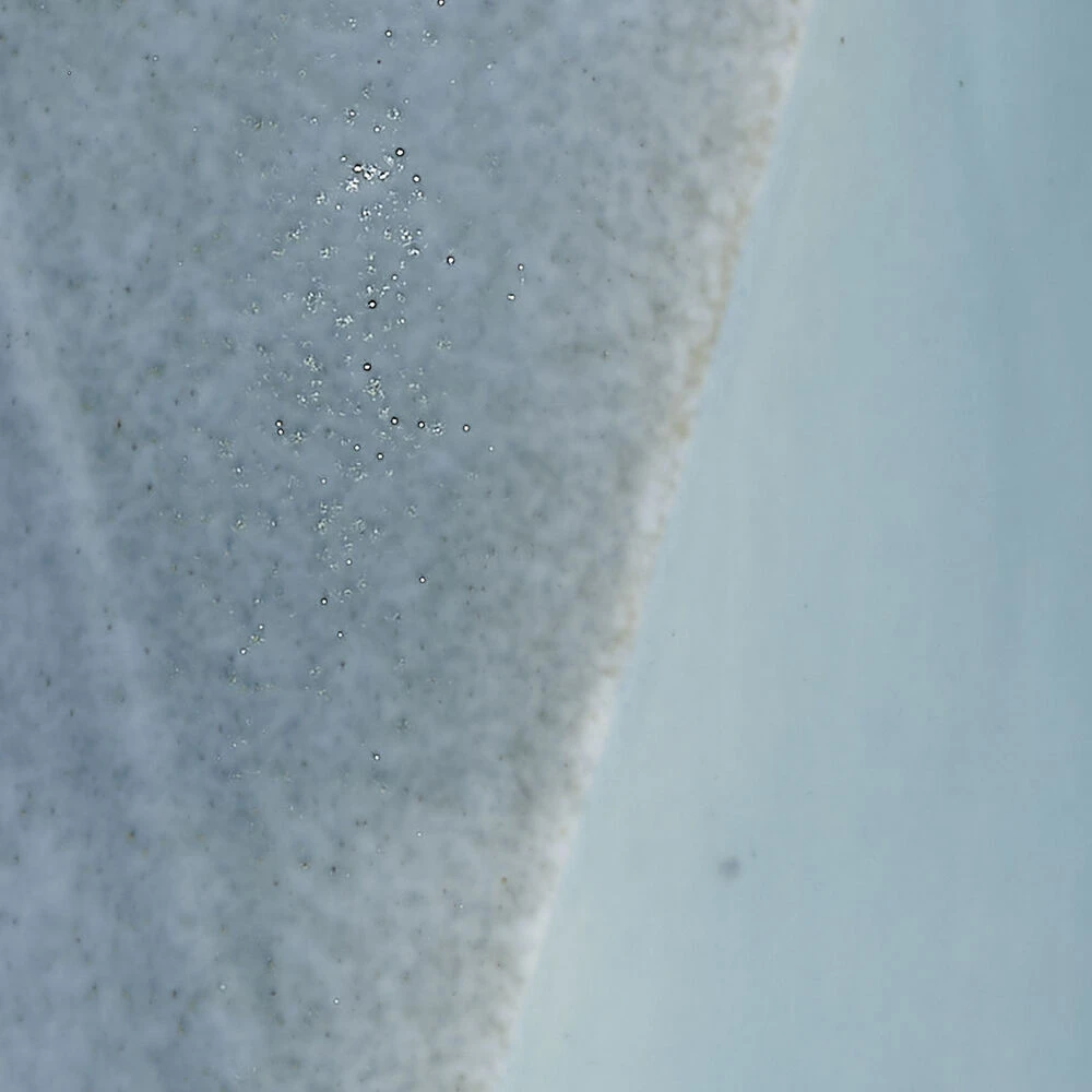 Diamond 18 Inch 100.00 Watt Blue And Cream Table Lamp Portable Light - Image 4